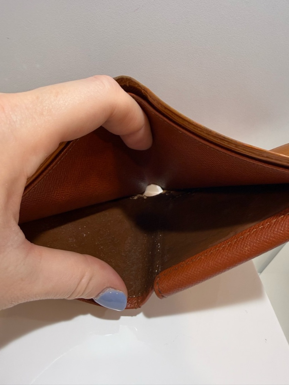 Louis Vuitton Tan Epi Leather Men's Wallet - Picture 6 of 9